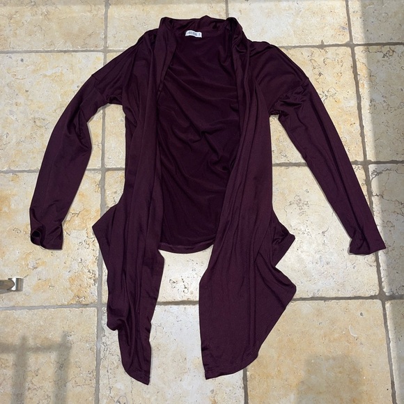 burgundy poncho from Ardene 💜 size XS/S - Picture 2 of 2